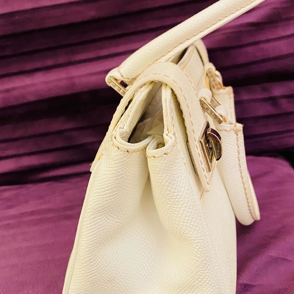 Rare White Leather Handbag - Picture 5 of 5